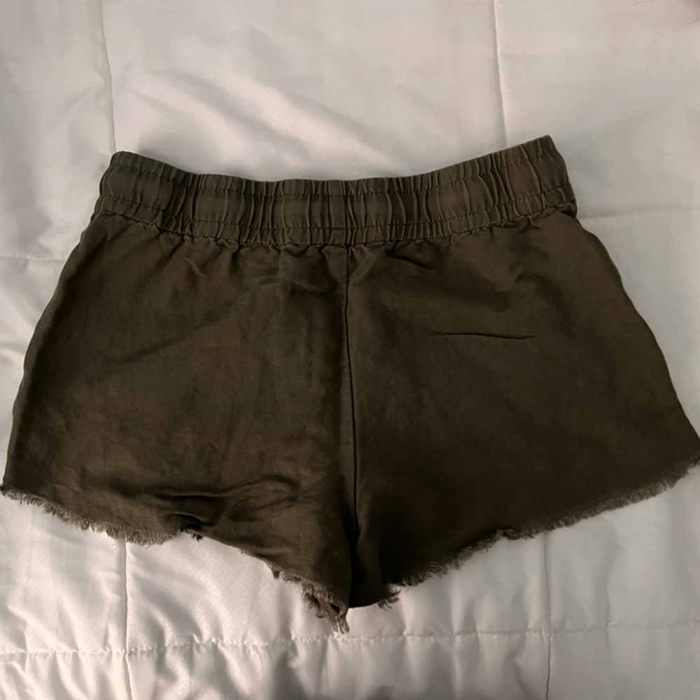 Express Linen Shorts - Picture 2 of 3